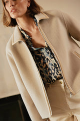 MARGINAL BEIGE SHORT STRAIGHT ZIP COAT