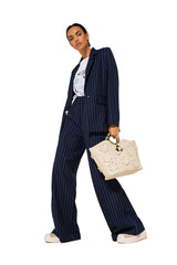 BACK DETAIL ELEGANT BLAZER