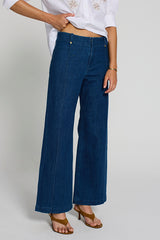 EMBROIDERED BACK POCKET JEANS