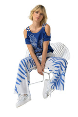 SHOULDER EFFECT FUN SWEATER
