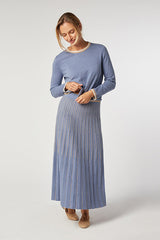 BLUE ROUND NECK KNIT SWEATER