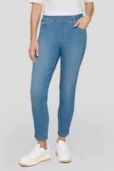 LIGHT BLUE PULL ON SLIM JEANS