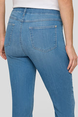 LIGHT BLUE PULL ON SLIM JEANS