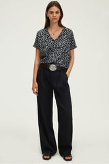 GINETTA GREY PRINTED V-NECK T-SHIRT