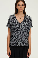 GINETTA GREY PRINTED V-NECK T-SHIRT
