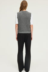 ELWINNA CABLE WOOL SLEEVELESS SWEATER