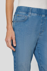 LIGHT DENIM SKINNY BELLA JEANS