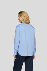 CLASSIC LIGHT BLUE BUTTON UP SHIRT