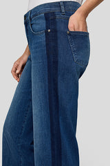 BLUE MEDIUM WASH JEANS