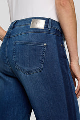 BLUE MEDIUM WASH JEANS