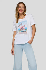 BEACH SCENE GRAPHIC T-SHIRT
