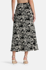 TENENTE BLACK FLORAL EMBROIDERY SKIRT