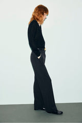 RACHEL BLACK FINE WOOL V-NECK SWEATER