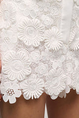 ASTUCCIO FLORAL APPLIQUE LACE BERMUDA SHORTS