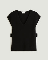 BLACK SLEEVELESS TOP