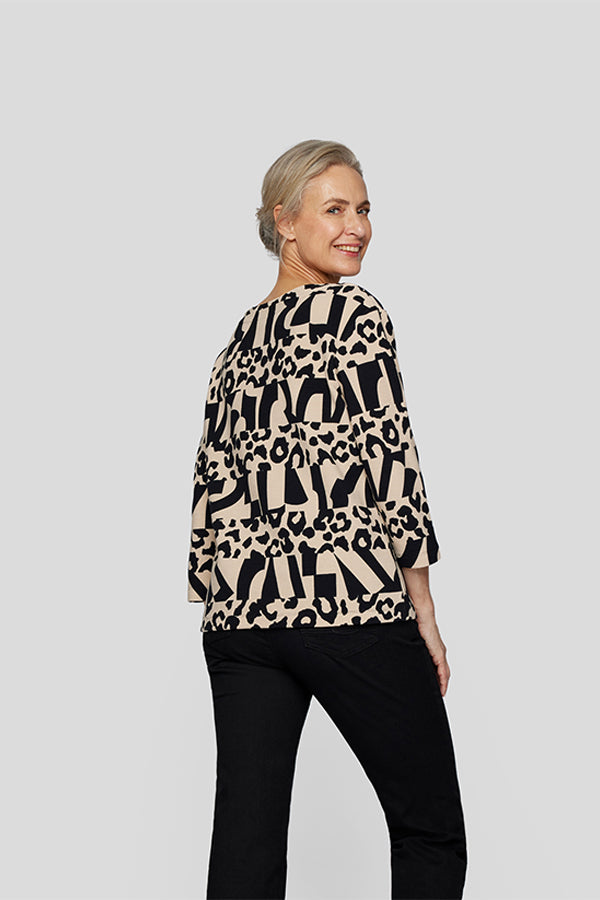 ANIMAL PRINT 3/4 SLEEVED T-SHIRT