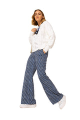 RELIEF PATTERN SWEATER