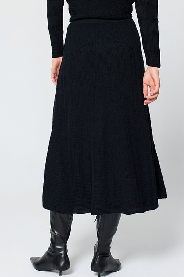 BLACK FLARED MIDI SKIRT