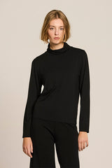 TURTLENECK T-SHIRT