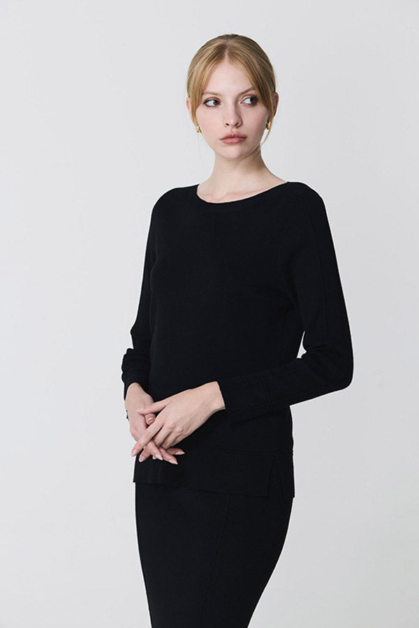 RIBBED DETAILS BLACK BOAT NECK SWEATER