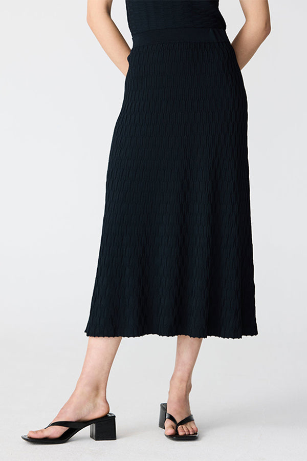 BACK TEXTURED KNIT BASIC LONG SKIRT