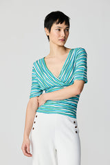 TEXTURED TRICOLOR CROSSOVER NECK T-SHIRT