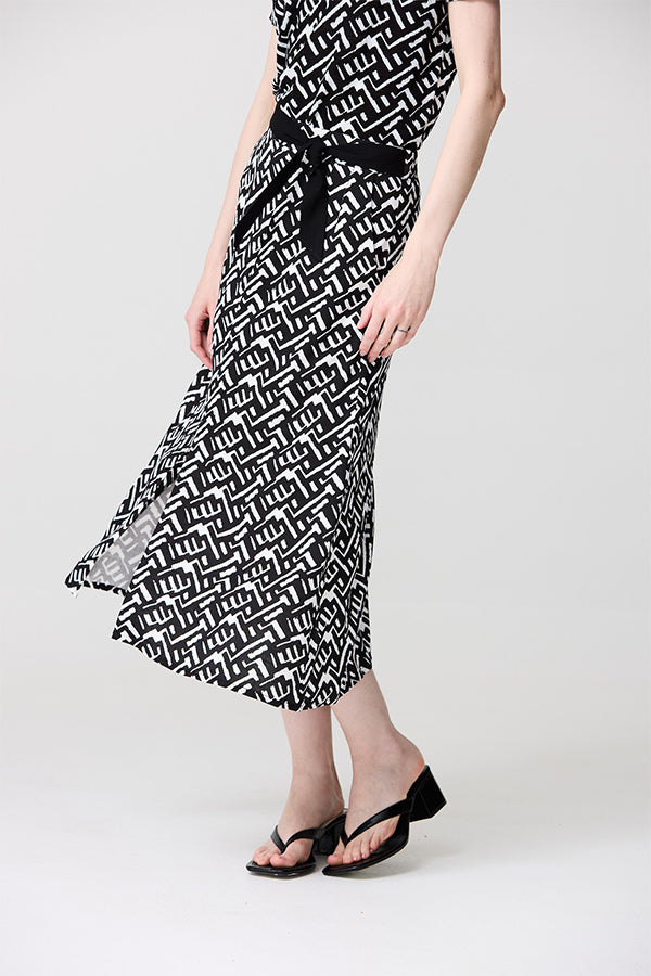 GEOMETRIC PRINT SKIRT