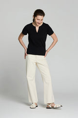 BLACK BASIC OPENING DETAIL T-SHIRT