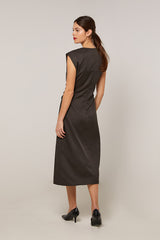 LONG CLOSE-FITTING DRESS