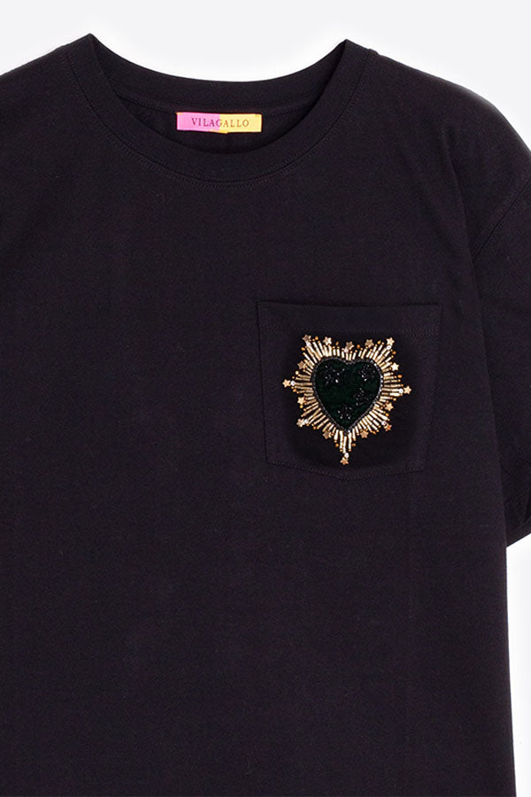 BEADED HEART EMBROIDERY BLACK T-SHIRT