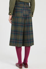 GREEN BURGUNDY PLAID WOOL SHORTS