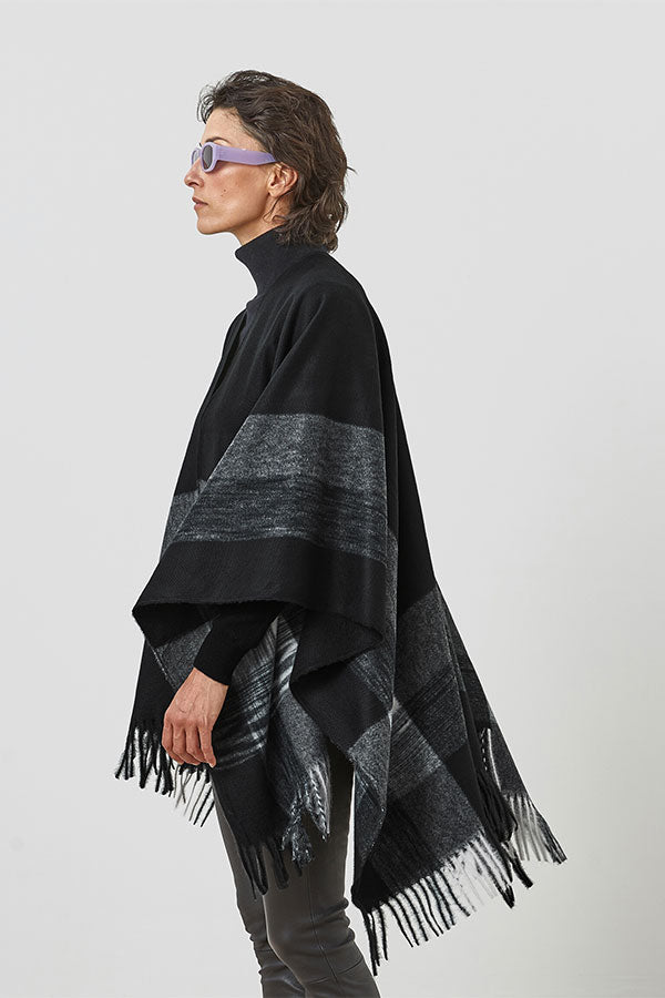 BLACK TRICOLOR FRINGED PONCHO