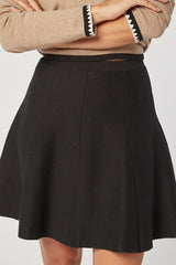 BLACK SHORT KNIT SKIRT