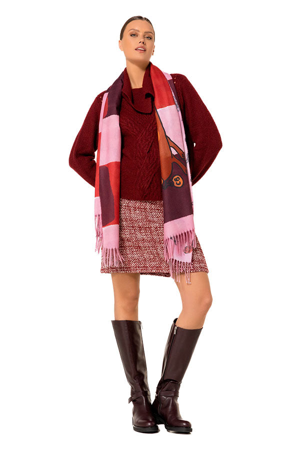RED RECTANGULAR COSY SCARF