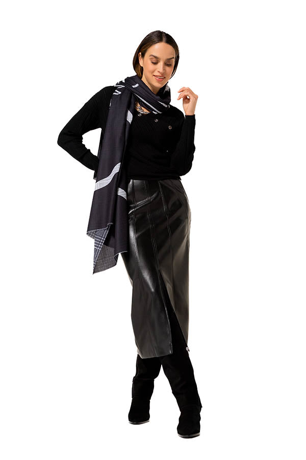 RECTANGULAR COSY SCARF