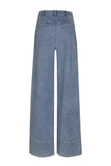 COMFORTABLE HIGH-WAIST JEANS