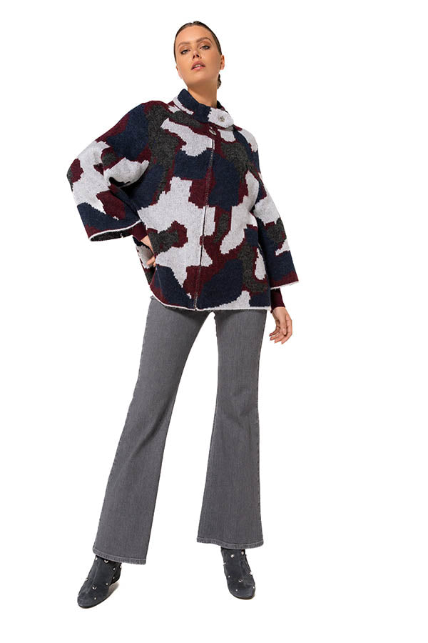 COMFORTABLE BOOT-CUT JEANS