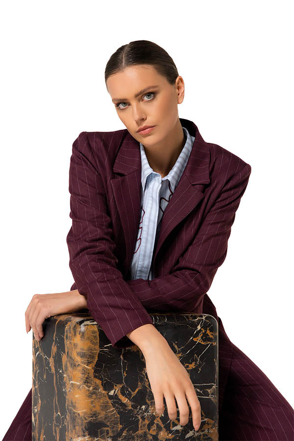 SLIGHTLY FITTED BLAZER