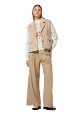 BEIGE STRAIGHT-FITTING SHORT SLEEVELESS JACKET