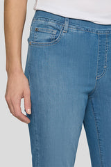 LIGHT BLUE PULL ON SLIM JEANS