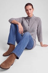 DECORATIVE STITCHING BOOTCUT JEANS