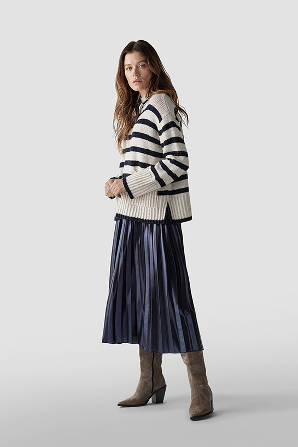 WHITE STRIPED FUNNEL NECK SWEATER