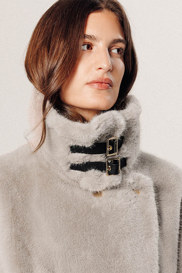 BEIGE FAUX FUR CAPE