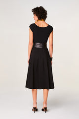 BLACK BOATNECK TOP