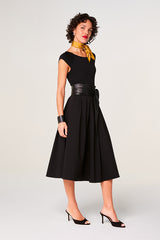 BLACK BOATNECK TOP