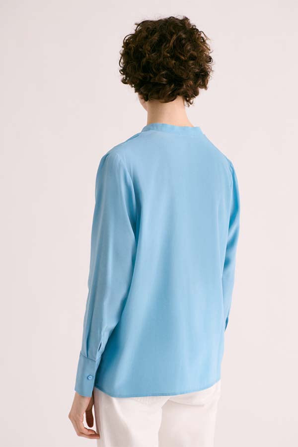 CHARTRES BLUE WASHED SILK BLOUSE