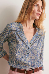 CHEVREFEUILLE11 BLUE PRINTED BLOUSE