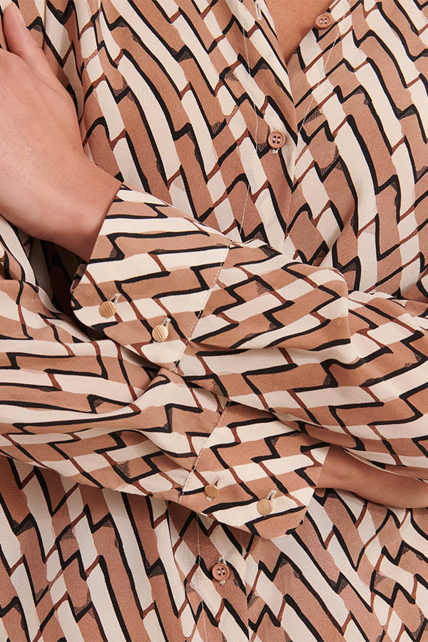 CHEVRON GEOMETRIC LONG SLEEVES PRINT BUTTON-DOWN BLOUSE