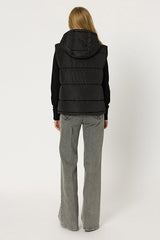 MAURA SLEEVELESS HOODED DOWN JACKET