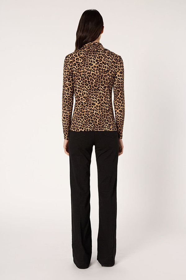 HELENE LEOPARD PRINT STAND UP COLLAR T-SHIRT